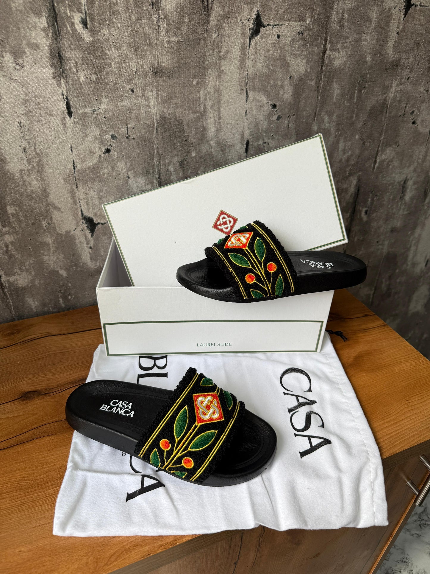 CASABLANCA Laurel Slides Black Premium