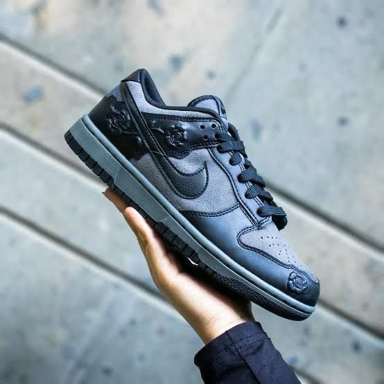 SB Dunk low 'BLACK ROSE '