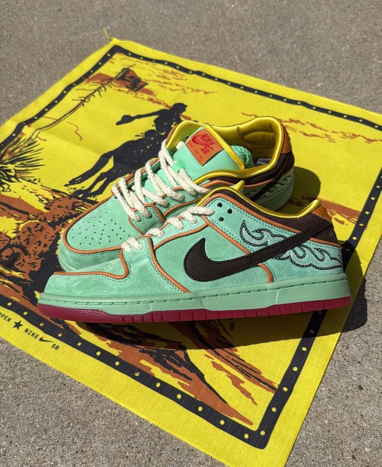SB Dunk 'RODEO-Tourmaline'