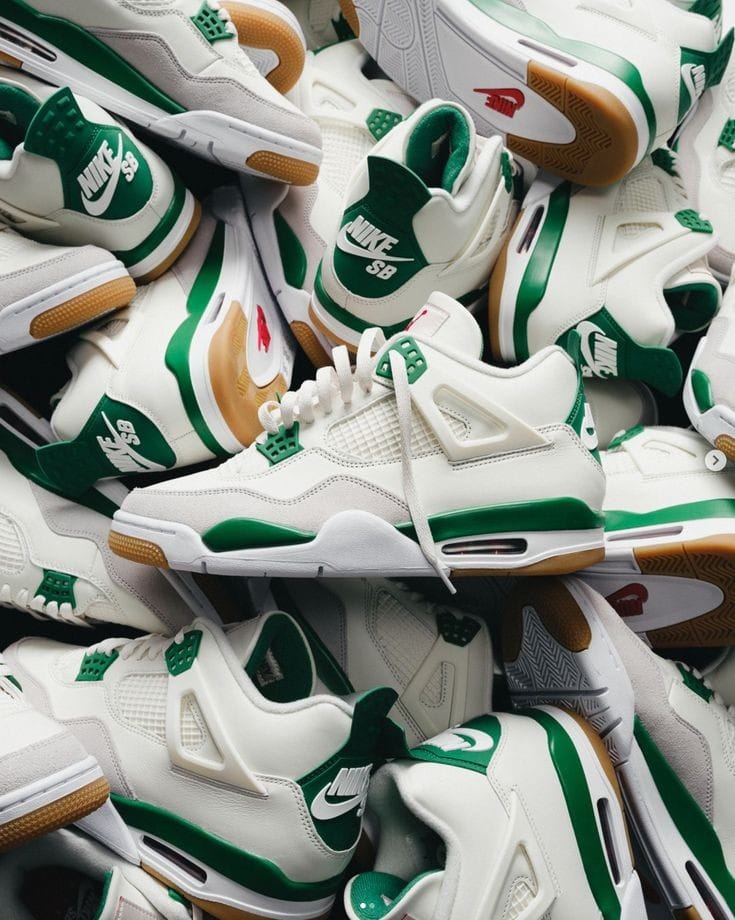 Retro 4 'Pine Green' (7A)