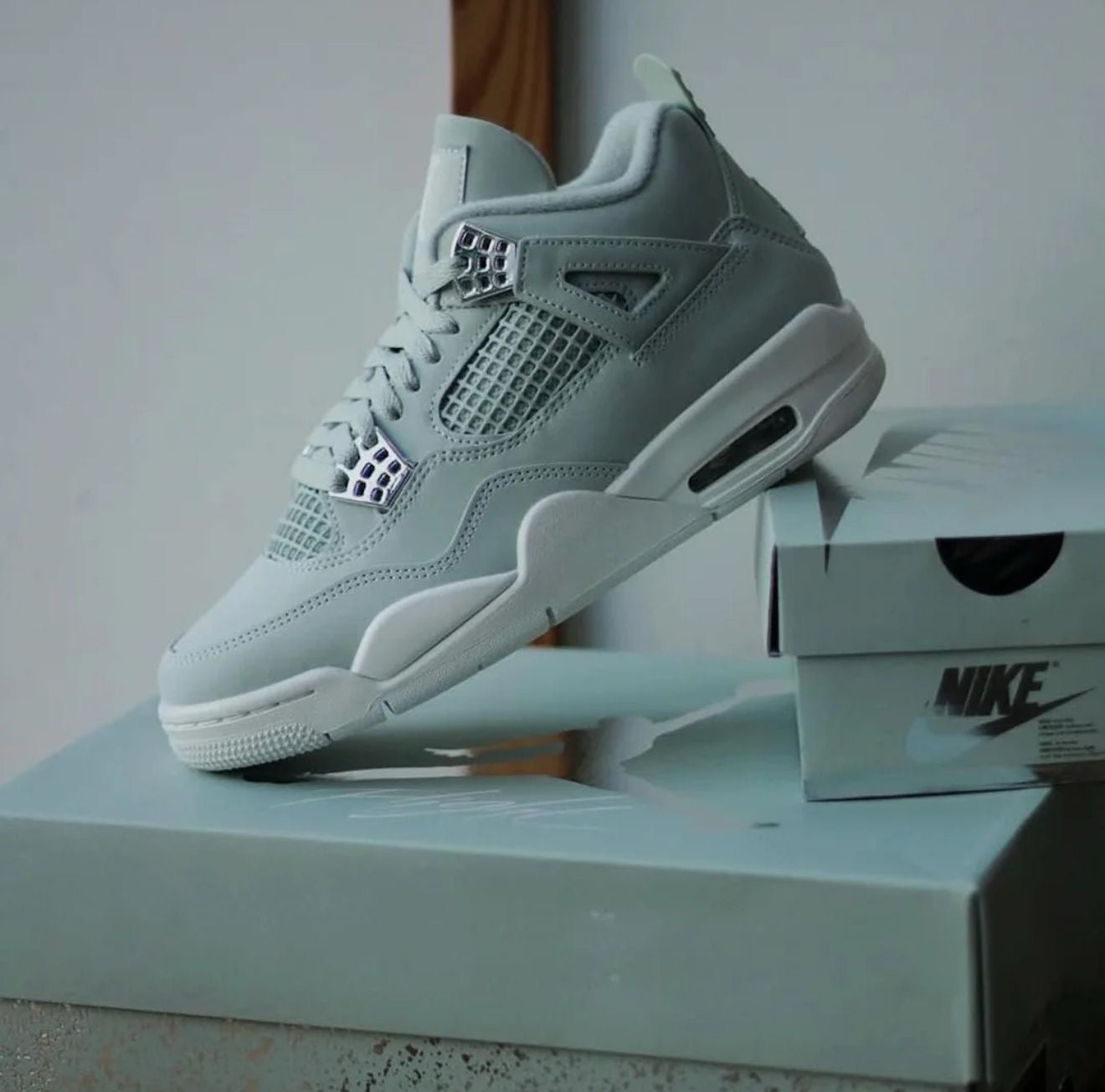 Retro 4 'Abundance'