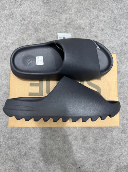 Yeezy slide 'ONYX' (UA)