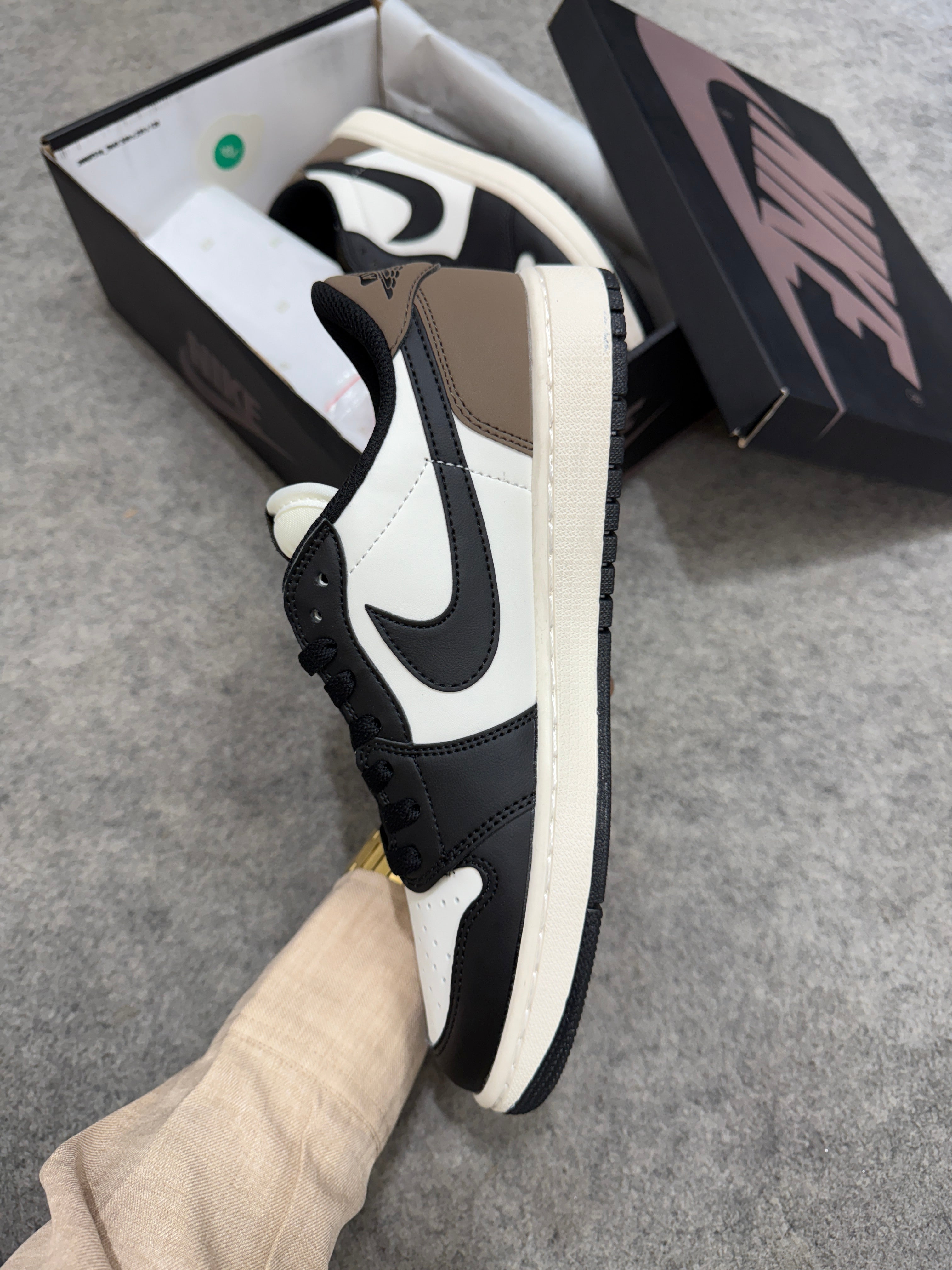 AJ1 Low 'DARK MOCHA'