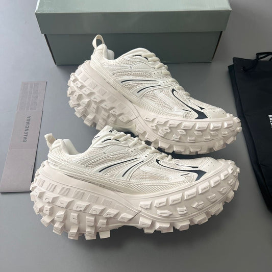 Balenciaga Defender 👀