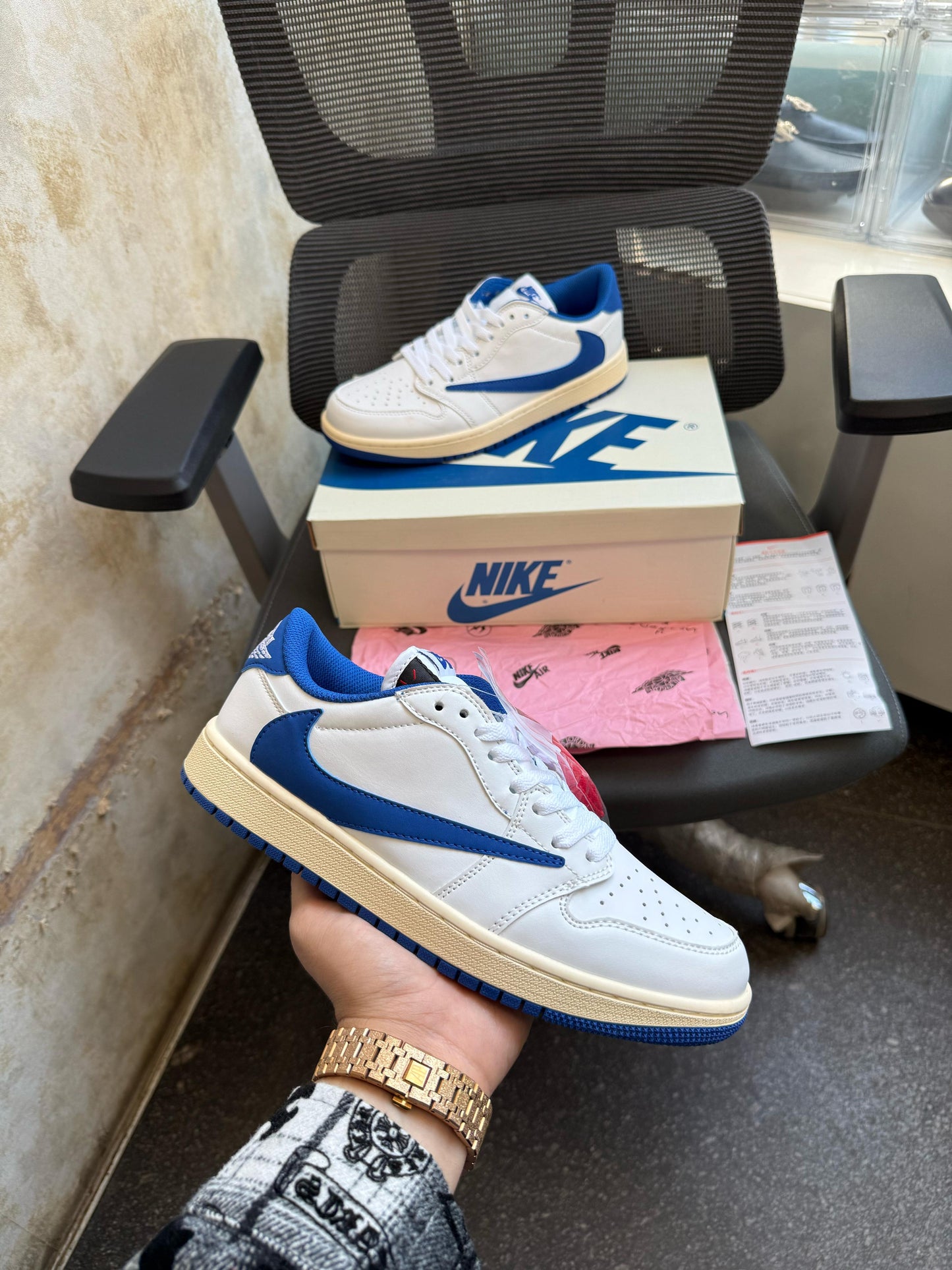 AJ 1 Low X TRAVIS “LOW HEAT OFF”