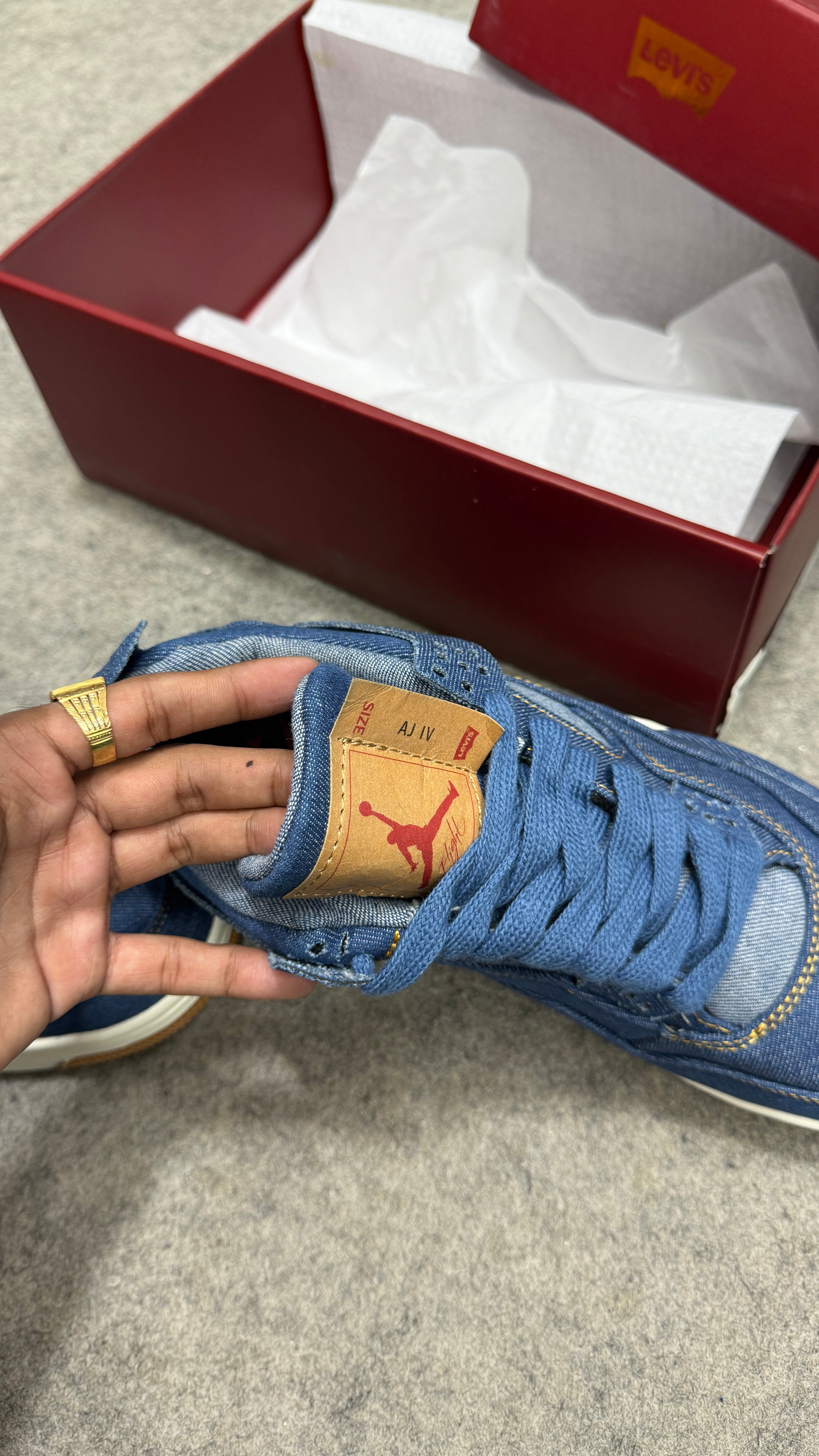 Retro 4 'Levis Denim'