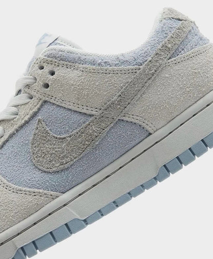 SB Dunk low 'photon dust ' shaggy blue