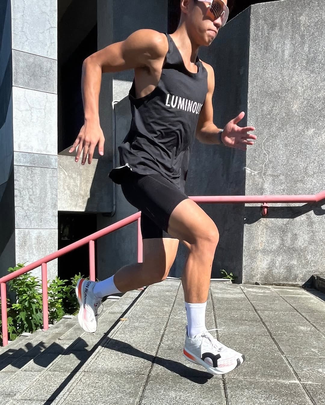 ON RUNNING CLOUD 'BOOM WHITE'