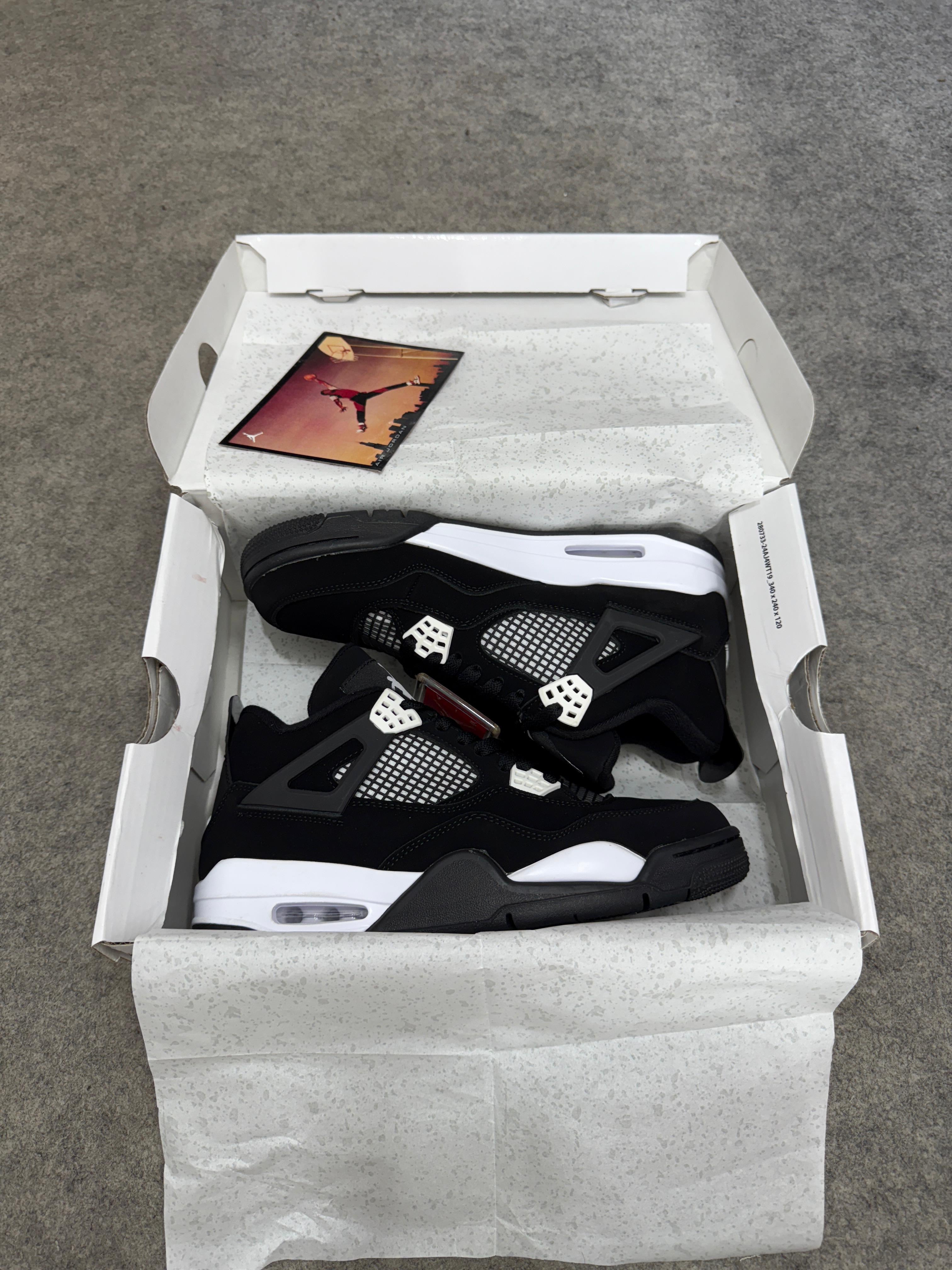 RETRO 4 ( WHITE THUNDER)