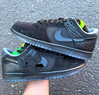 Nike Dunk Low SB x “Black university ”