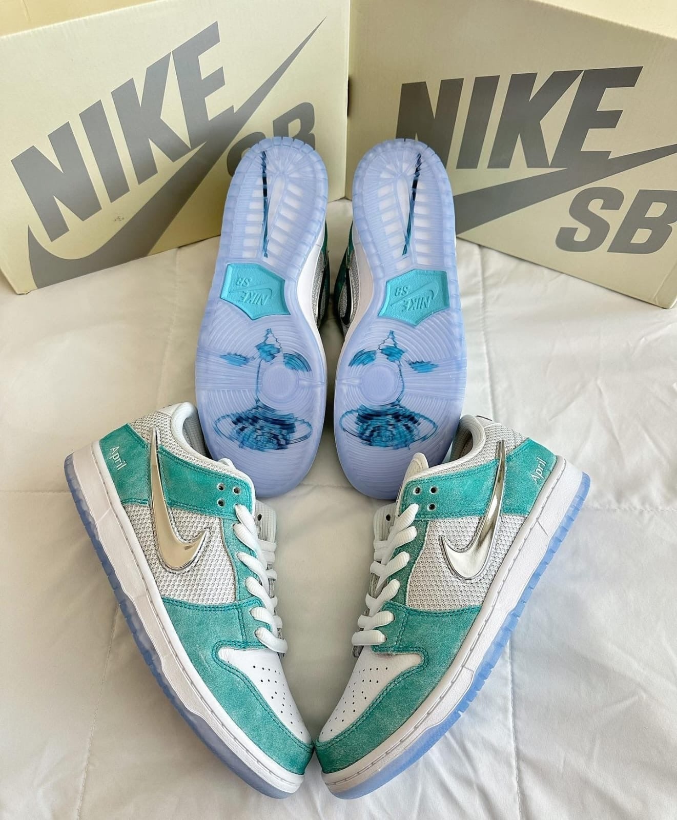 SB Dunk 'APRIL'