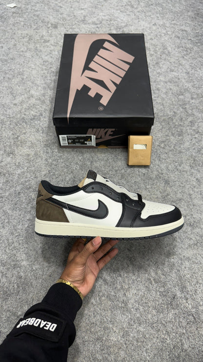 AJ1 Low 'DARK MOCHA'🤎 (UA)