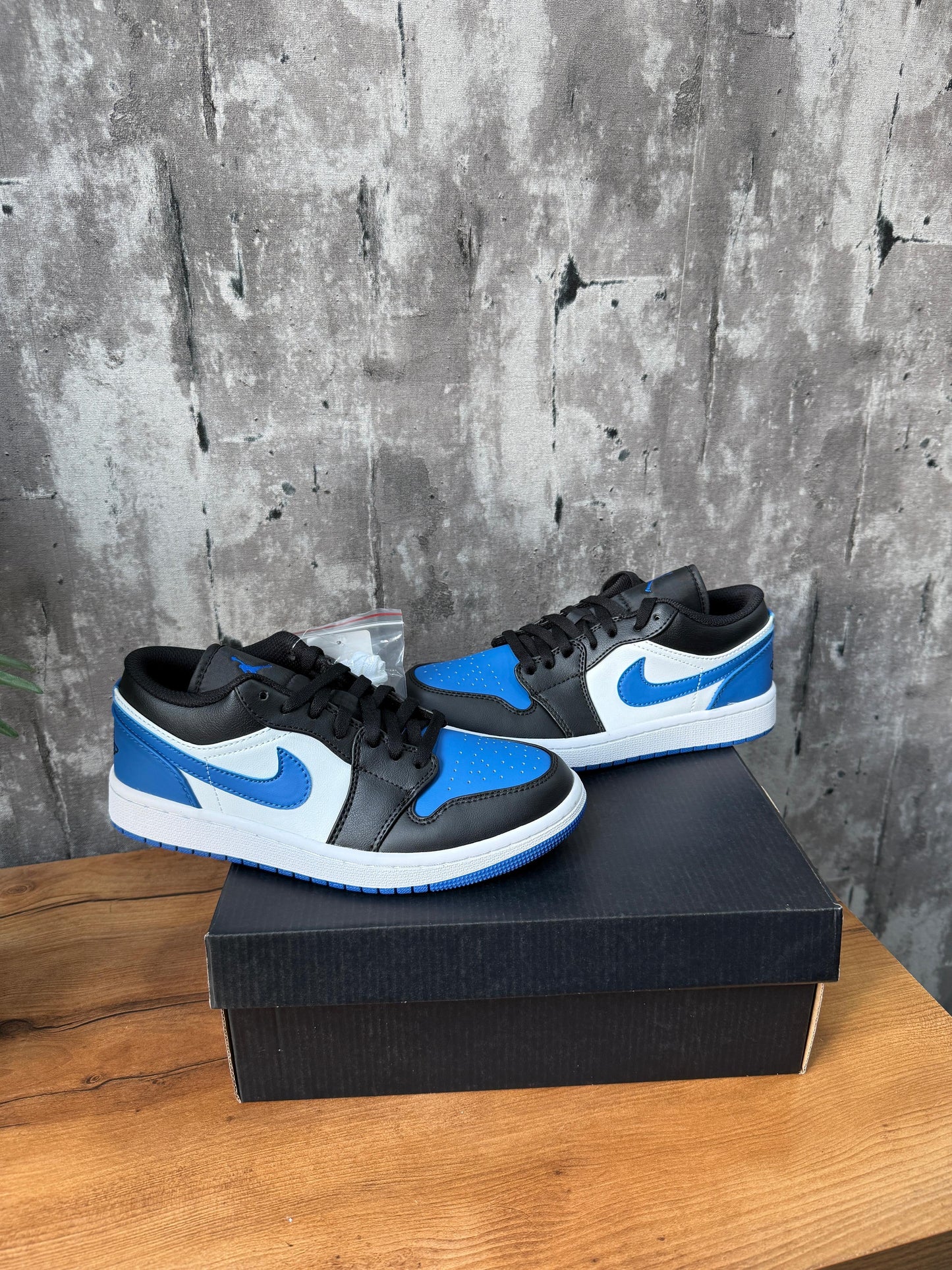 AJ 1 Low 'Alternate Royal Toe'