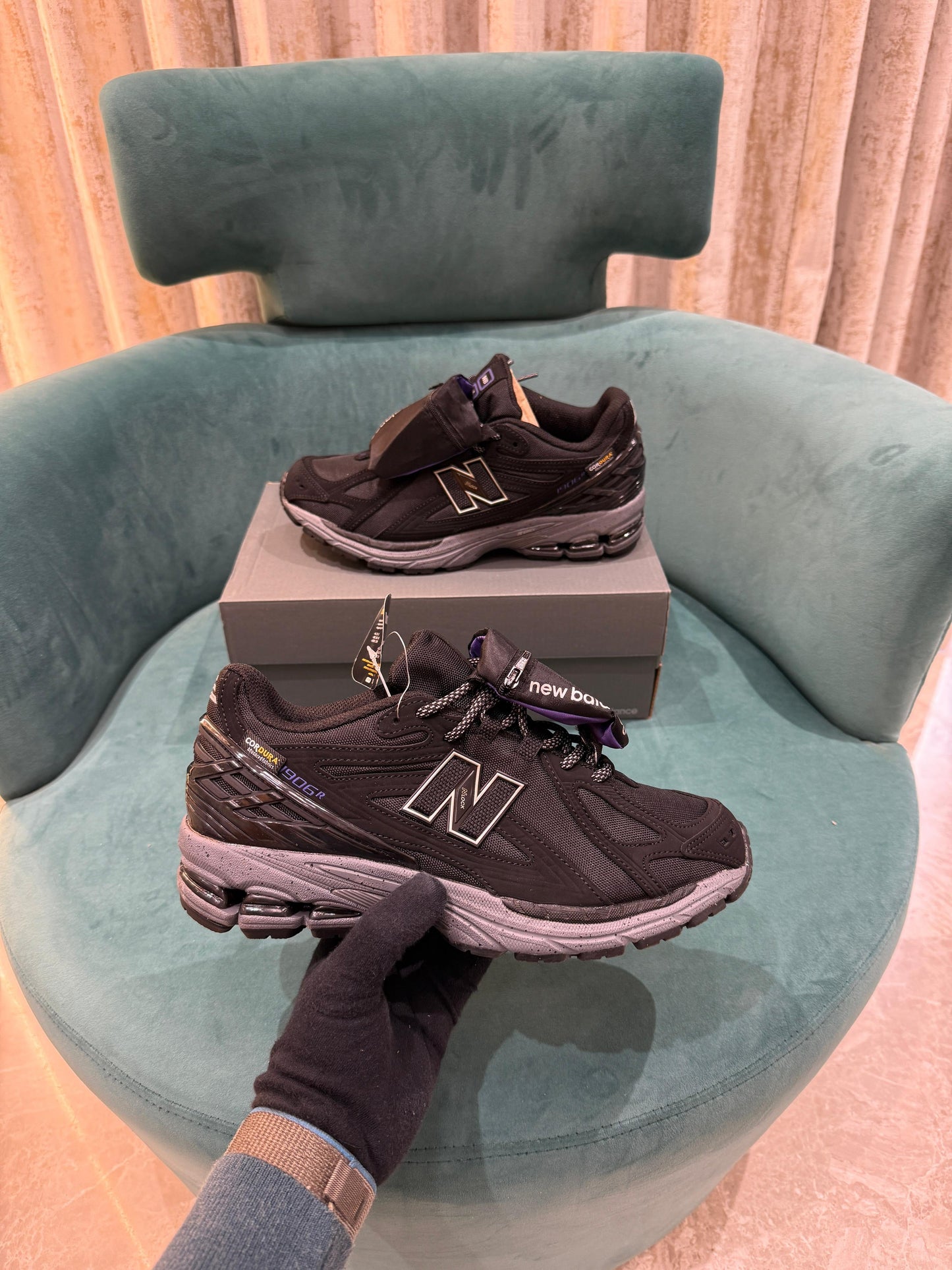 New Balance 1906R “Cordura black”
