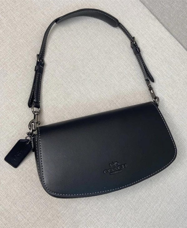 Coach Andrea Shoulder Bag (black)🖤