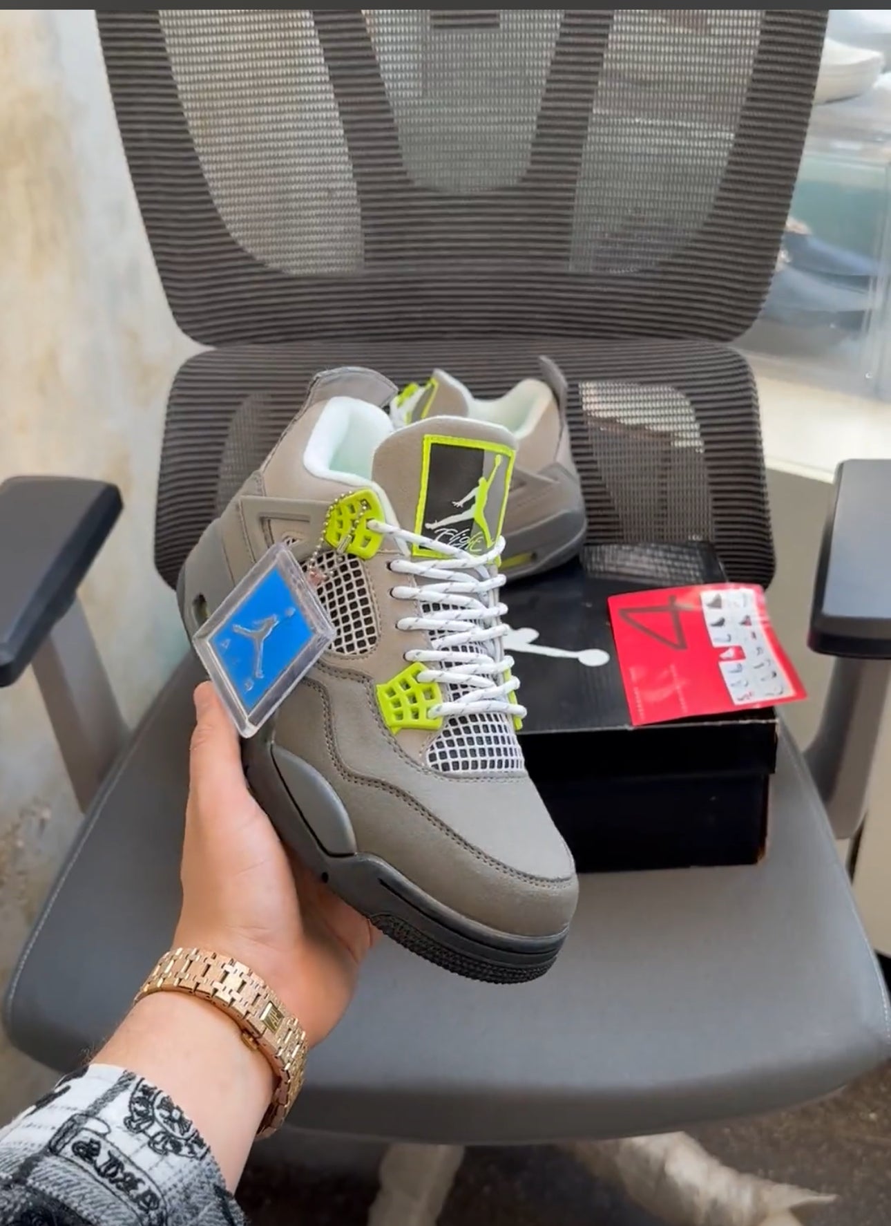 Retro 4 'NEON 95'
