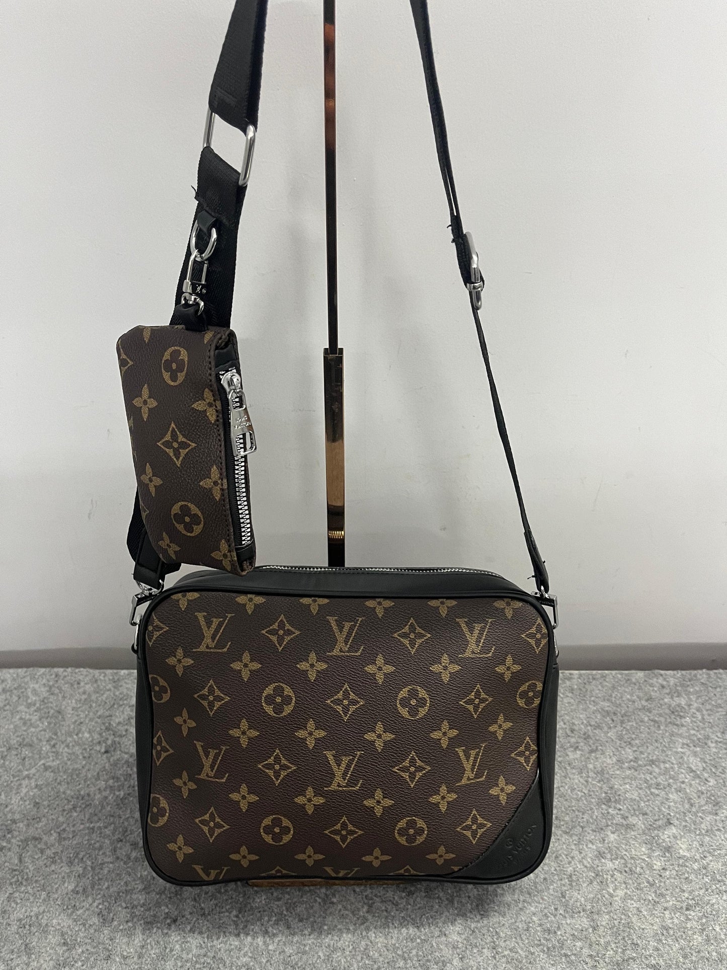Louis Vuitton LV Messenger Bag Brown Monogram 🤎💯
