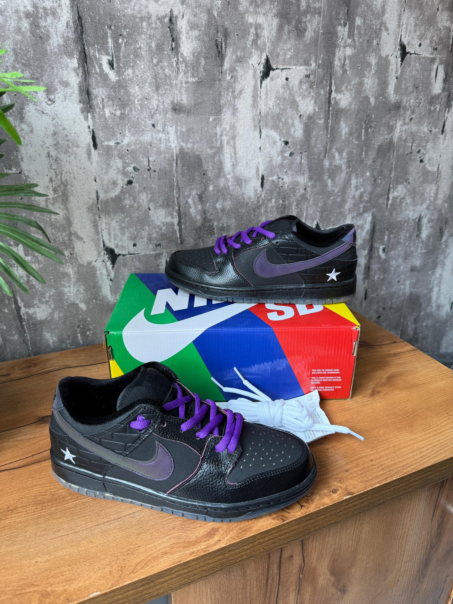 Familia x Nike SB Dunk Low “First Avenue”