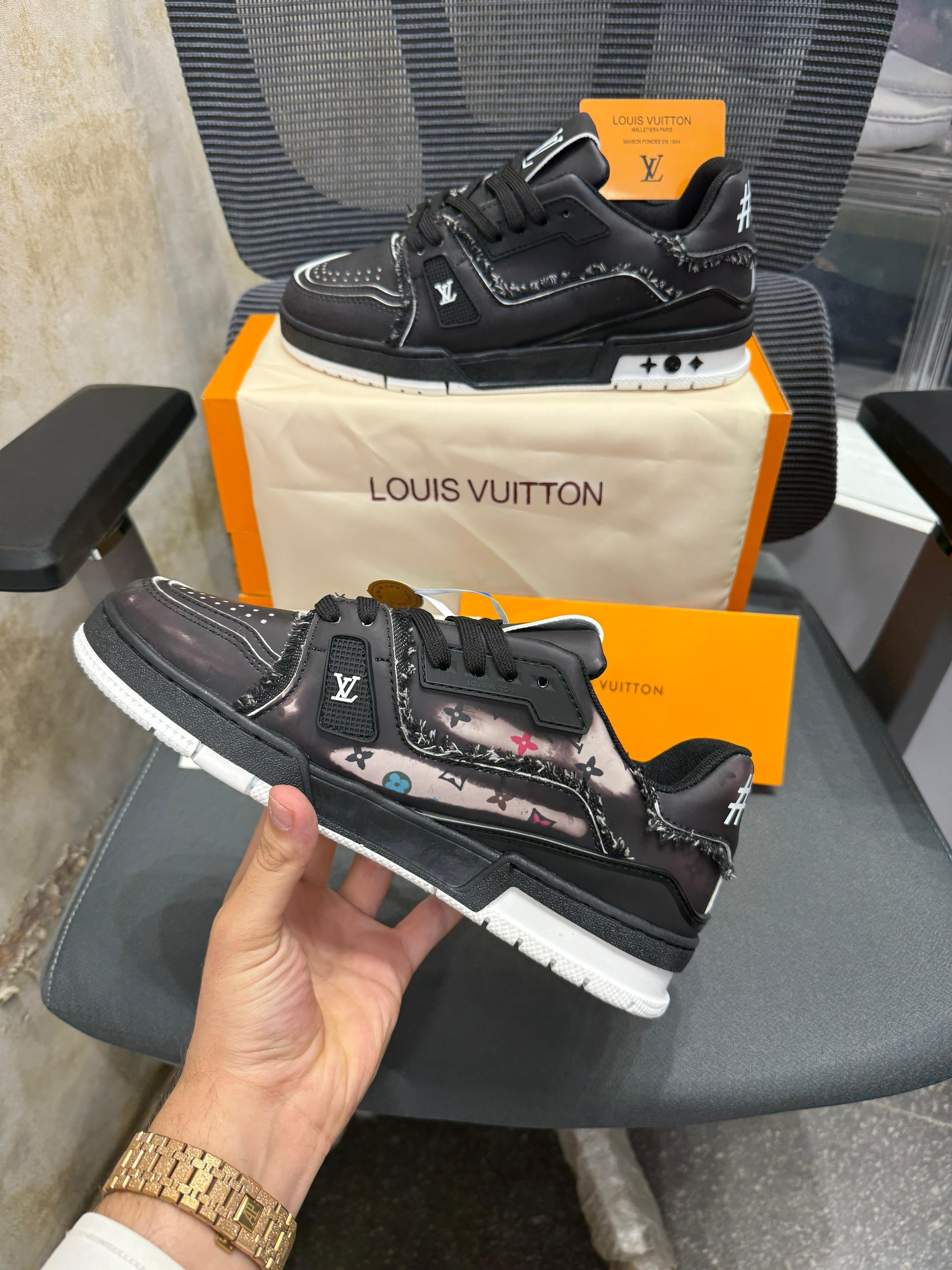 Louis Vuitton Trainer 'Civilist”