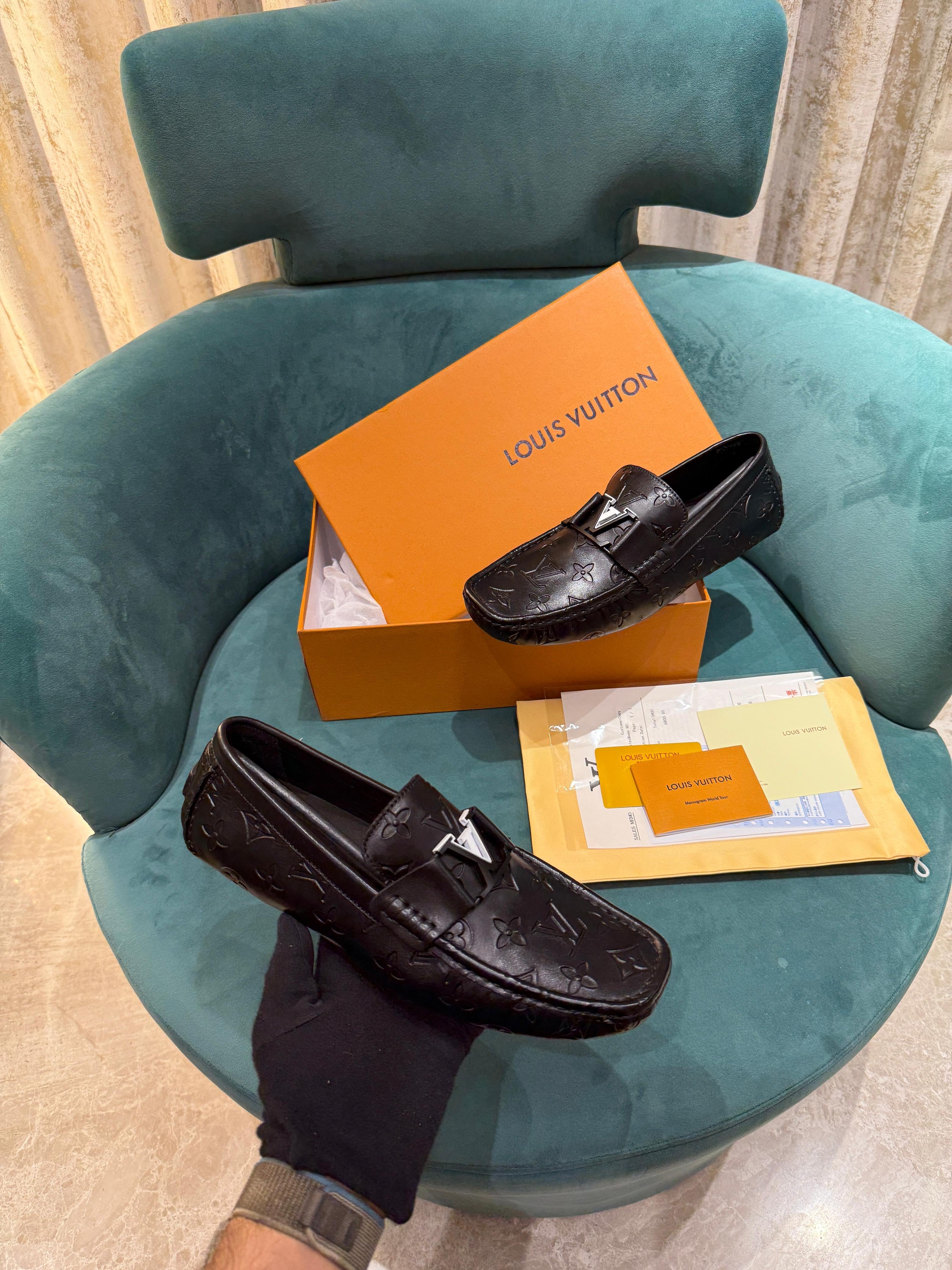 Louis Vuittion LOFFER (Leather black )