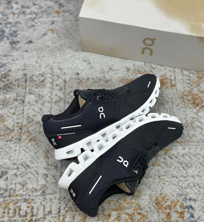 On Running cloud 5 ( black/white)”