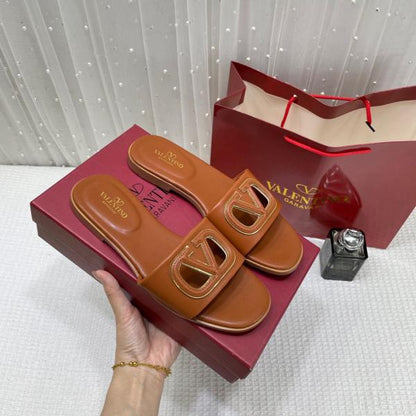 Valentino_Garavani_VLogo_Signature_Flat_Leather_Sandals
