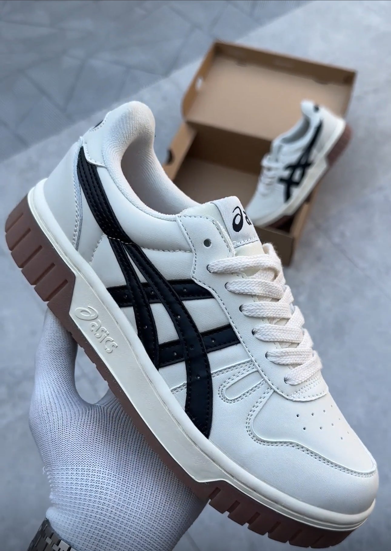 Asics x onitsuka “court mz white”