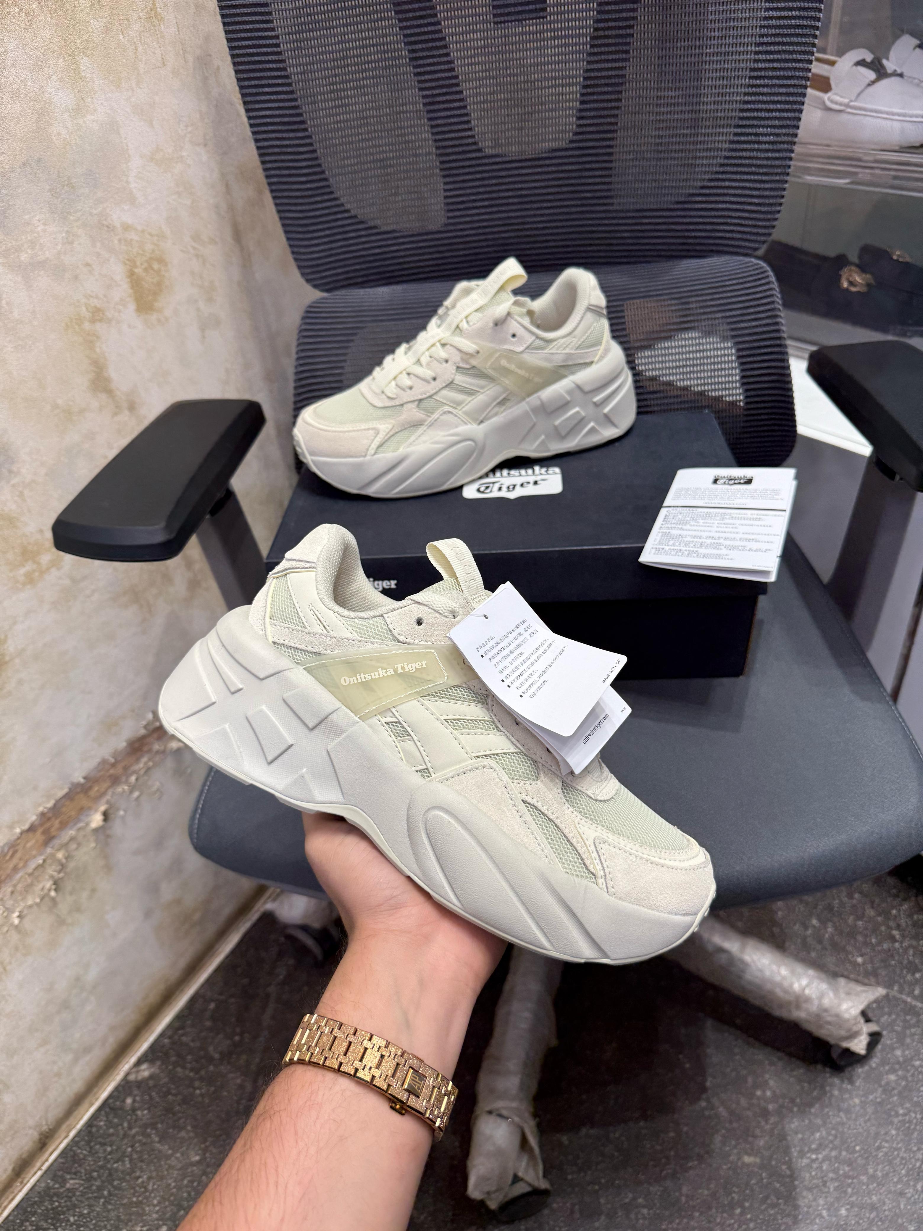 ONITSUKAA TIGER SP “ BEIGE”