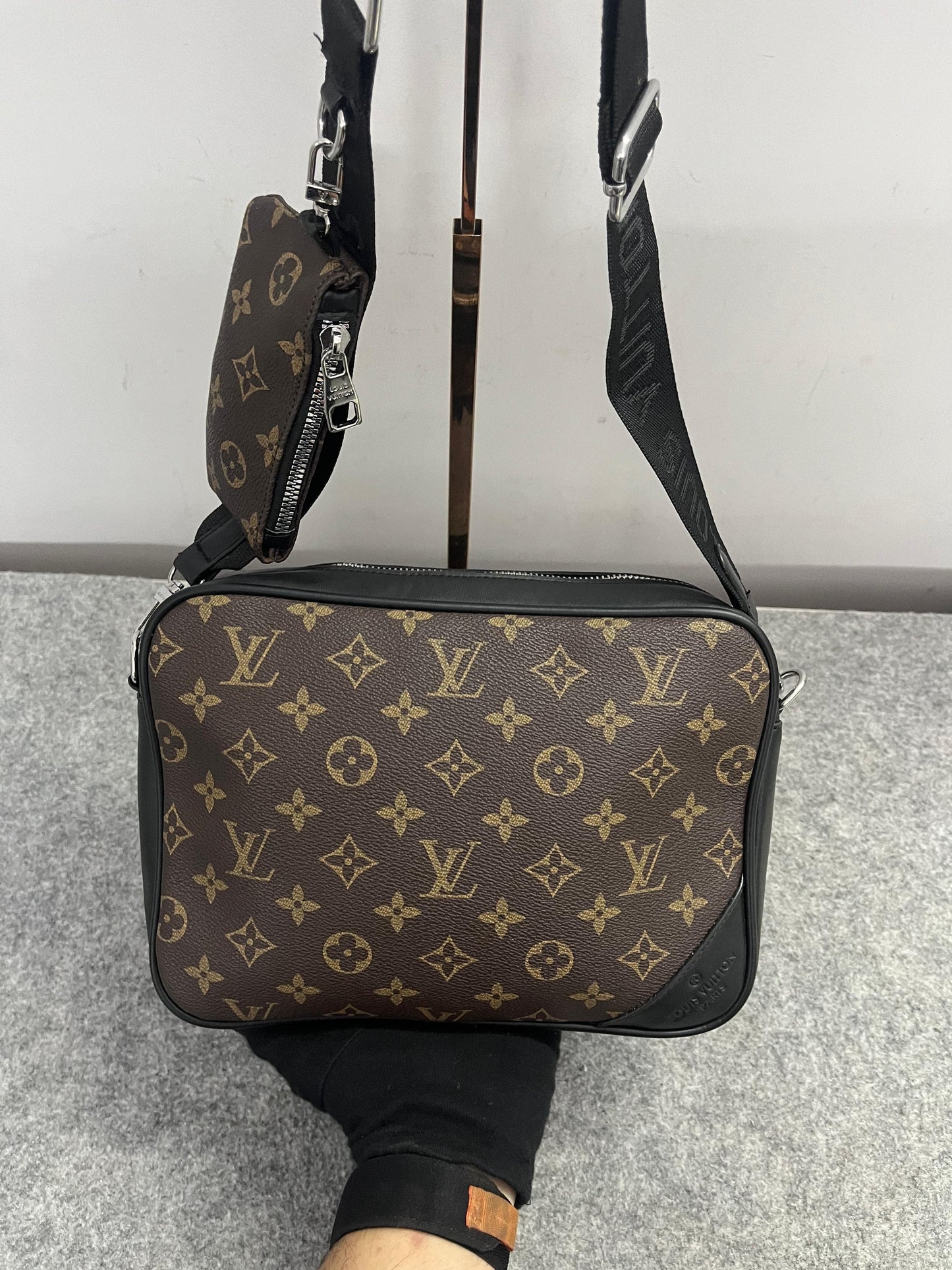 Louis Vuitton LV Messenger Bag Brown Monogram 🤎💯