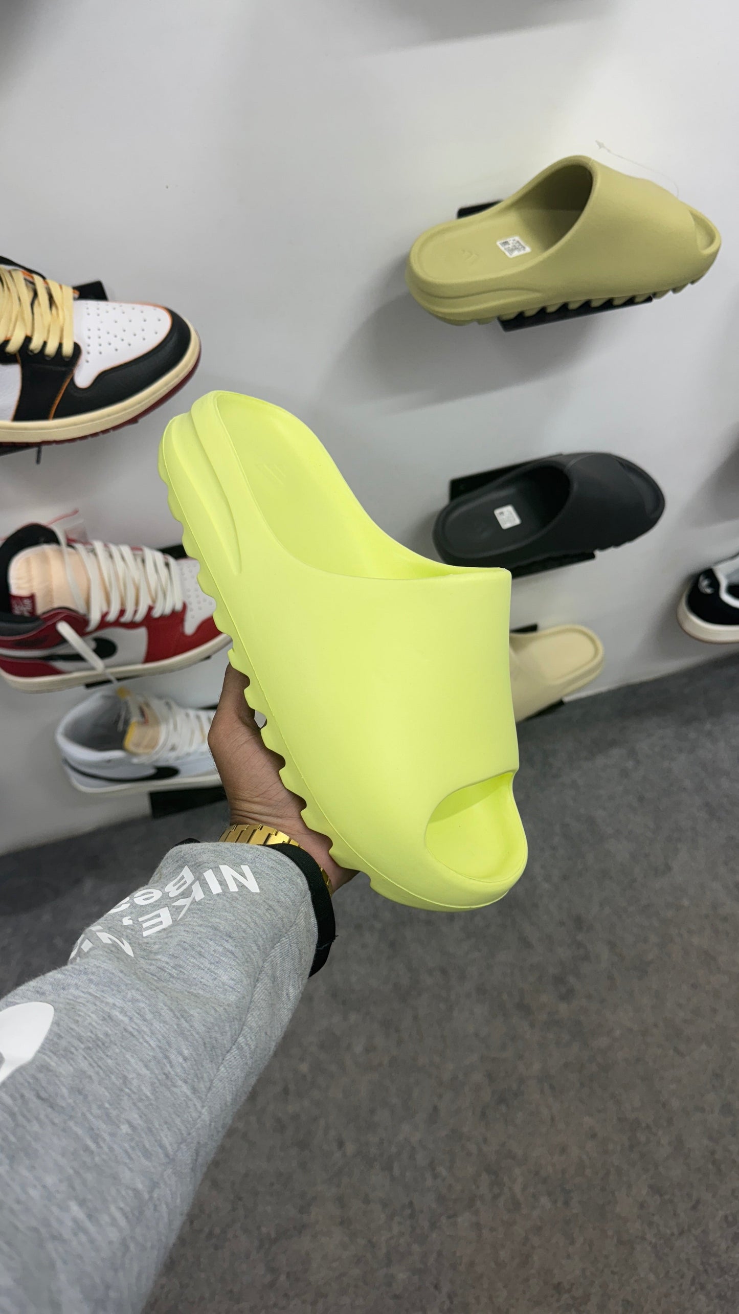 Yeezy slide 'GLOW GREEN' (UA)