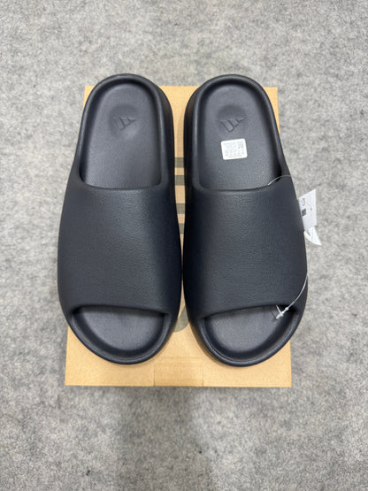 Yeezy slide 'ONYX' (UA)