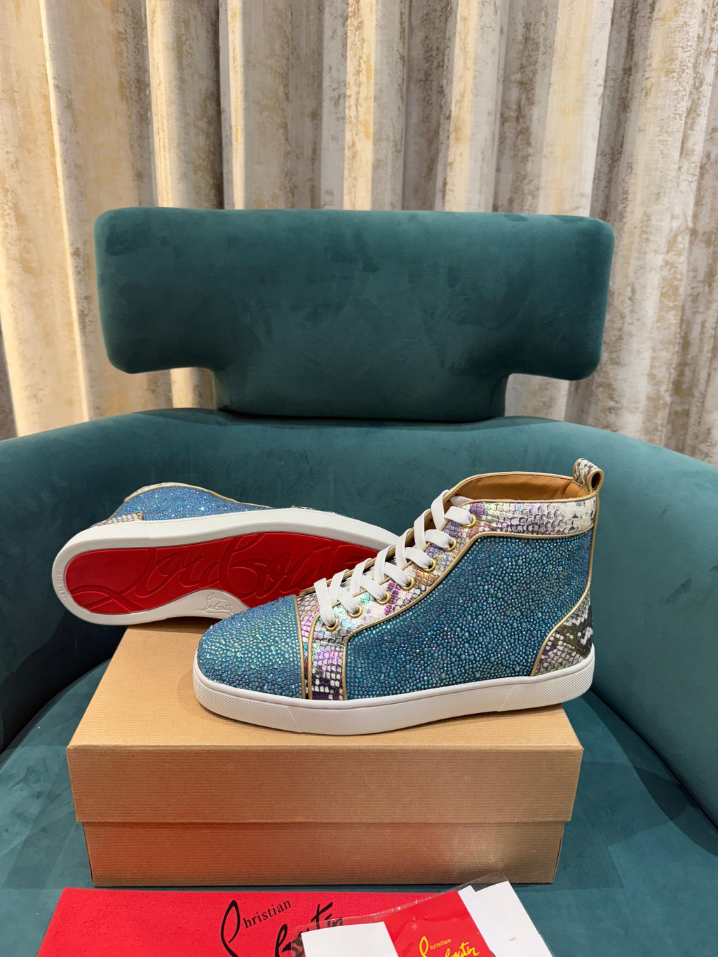 Christian Louboutin  👟