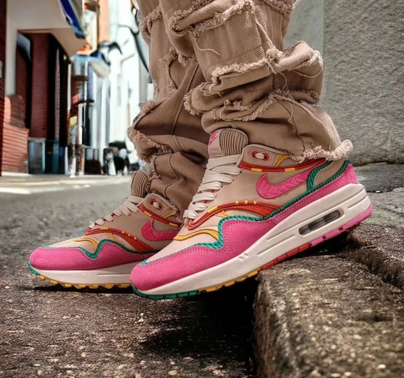 Air Max 1 x Familia 'Pinksicle and Hemp' (womens)